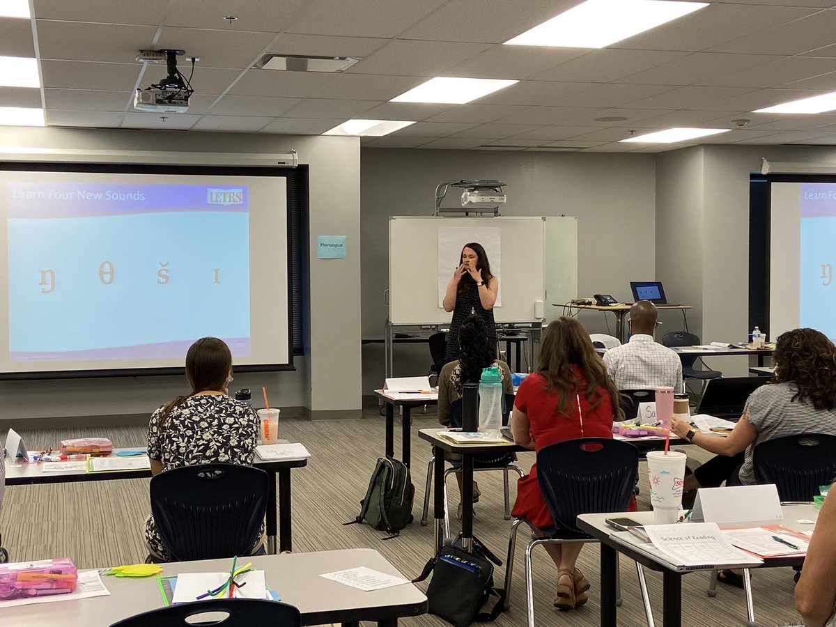 Putting ourselves in a reader’s shoes this morning as <a href="/Mrs__JBrownell/">Jillian Brownell</a> and <a href="/tmkteacher2/">Tracey Morton</a> take us through a reading simulation. #isdstrong