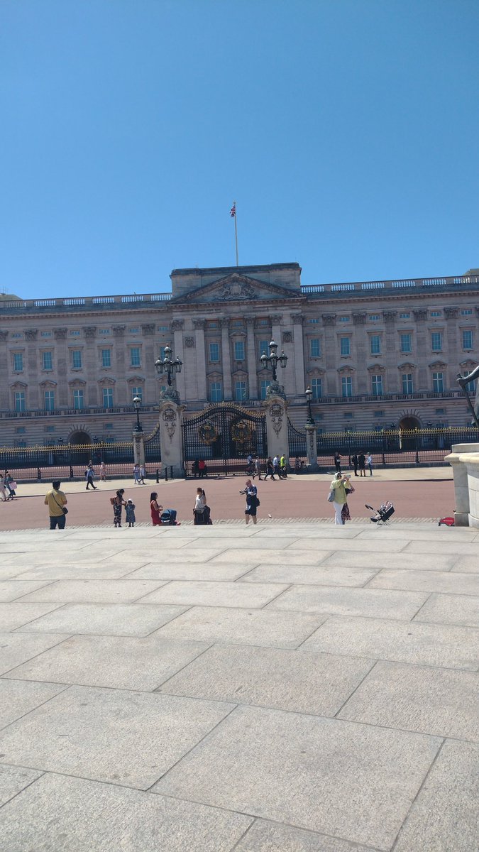 WeFlyEMA's tweet image. Had a nice couple of hours walking around a tiny portion of London, awful pictures but better than nothing. Time to get my next trip booked 😇