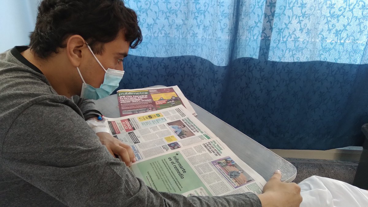 SoterodelRio's tweet photo. 🗞 En pandemia estar hospitalizado, sin visitas,sin estímulos hace que el diario se tranforme en una muy buena compañía. Ante ello, @publimetrochile accedió a entregarnos diariamente ejemplares para repartir a nuestr@s pacientes hospitalizad@s.
👏👏 gracias @PublimetroChile https://t.co/adDGzTHgON