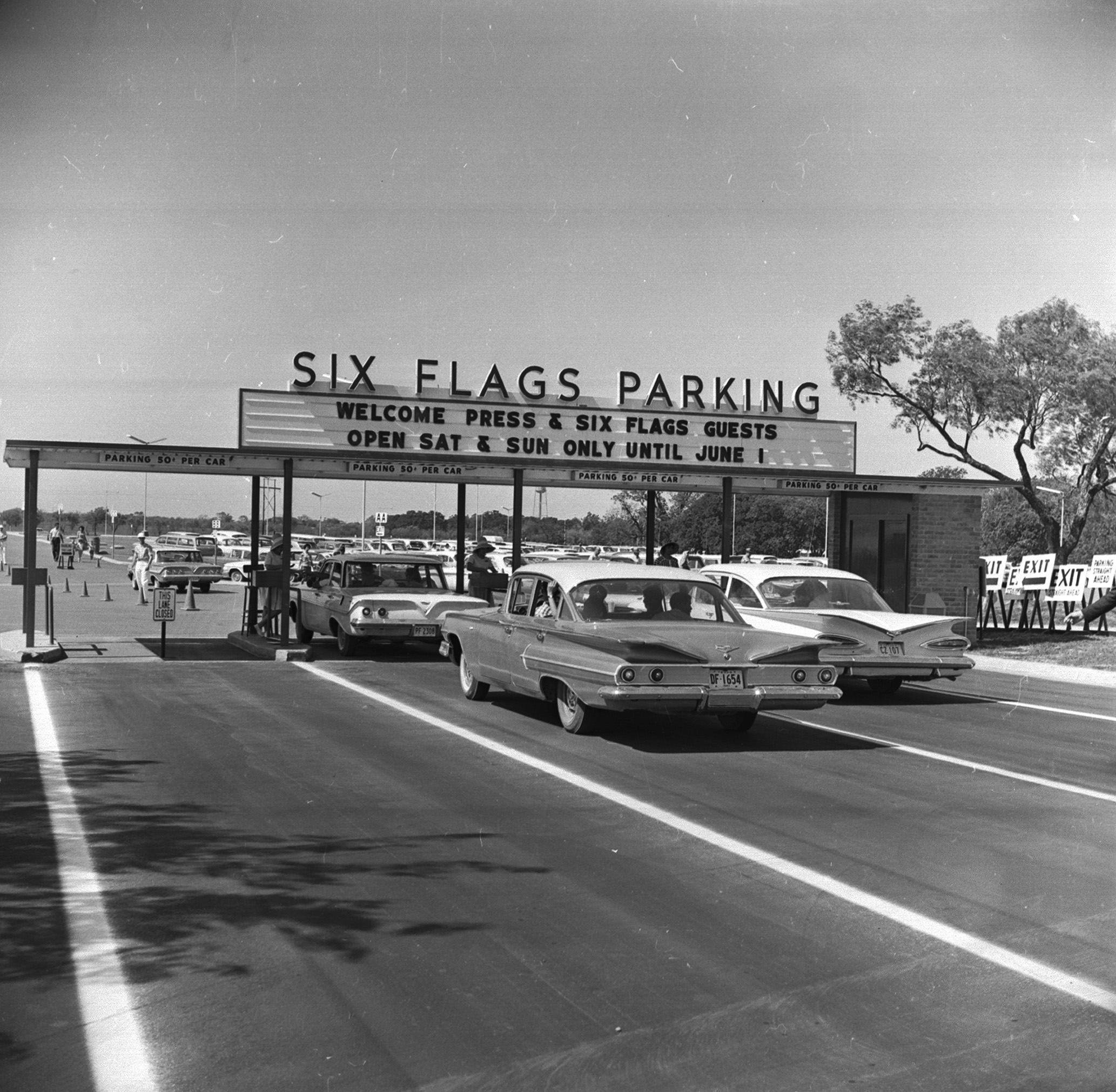 traces-of-texas-on-twitter-the-grand-opening-day-of-six-flags-over