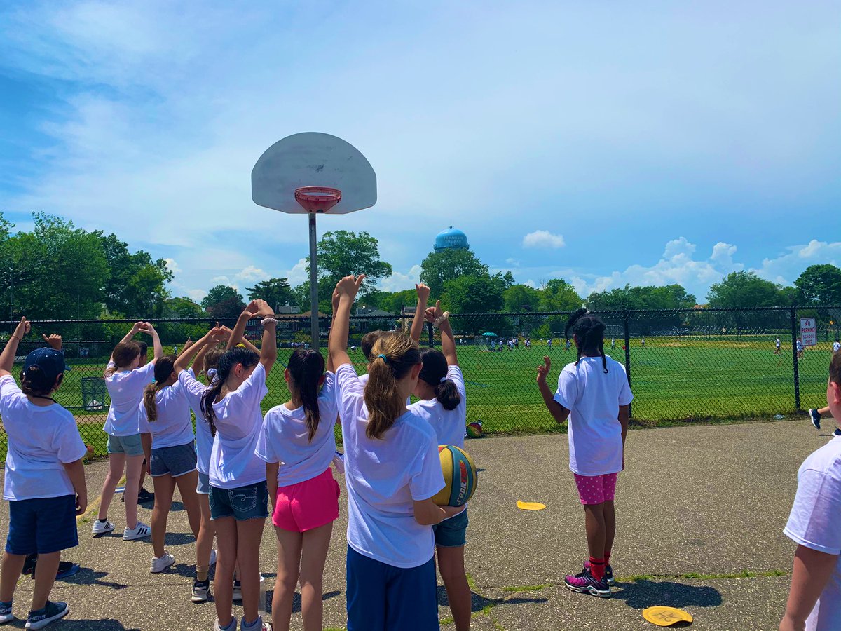 ms_arudolph's tweet photo. Field Day Fun!🏀👍 @wsselementary https://t.co/urNeFU5J2y