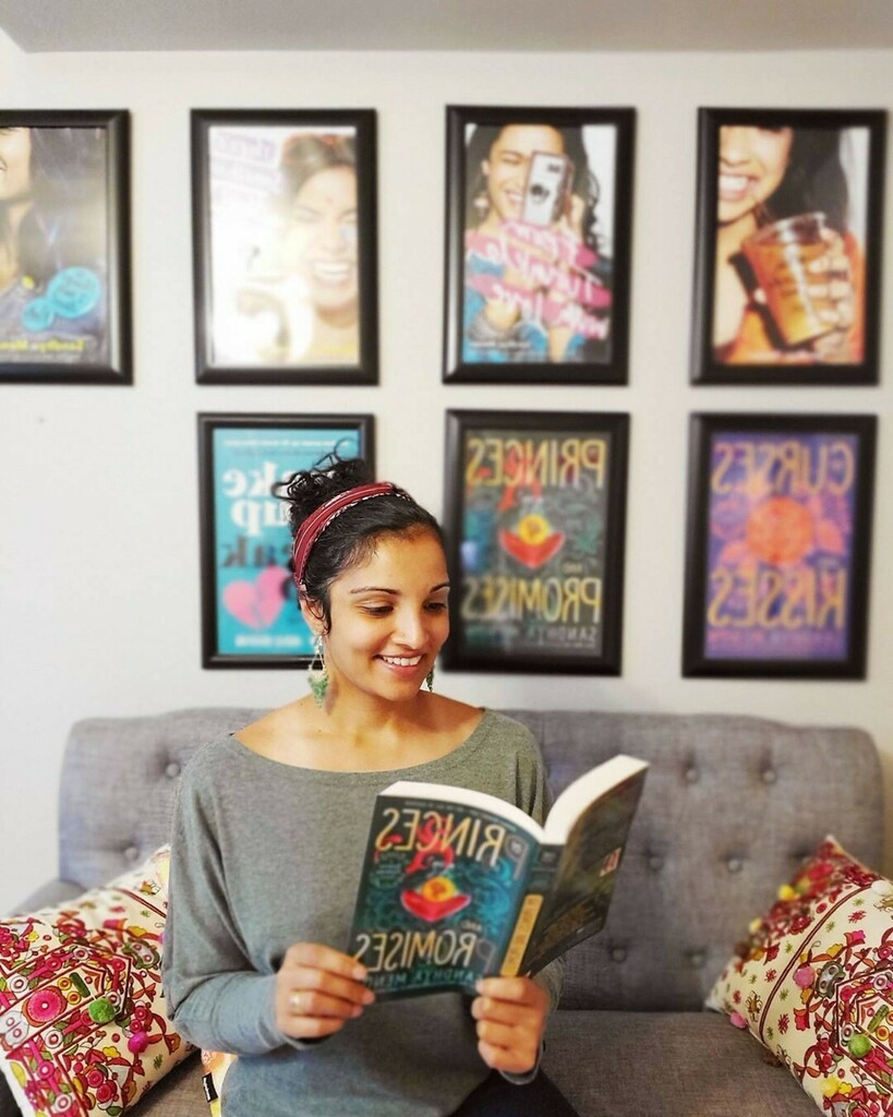 Enjoy this totally authentic, absolutely not posed photograph of me reading my own book! 😉🥰🥰 I hope you'll join me and @themackenzilee tonight for our virtual event with University Bookstore at 9 PM ET!! We'll be talking all things Rosetta Academy, … instagr.am/p/CP5vKrZr25h/