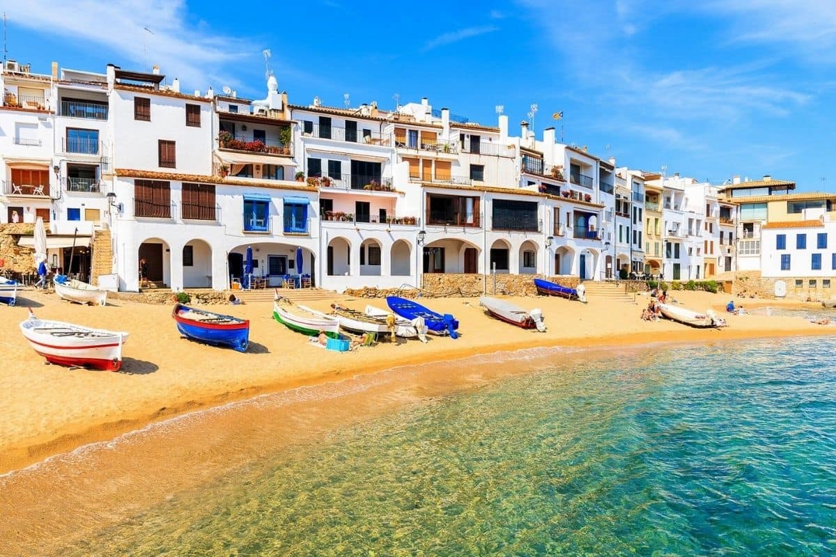 travelobiz's tweet image. Spain Opens Its Borders For All Vaccinated Travelers

#Borderopens #France #InternationalTravel #Spain #vaccinatedTravellers #Travel #Tourism

travelobiz.com/spain-opens-it…