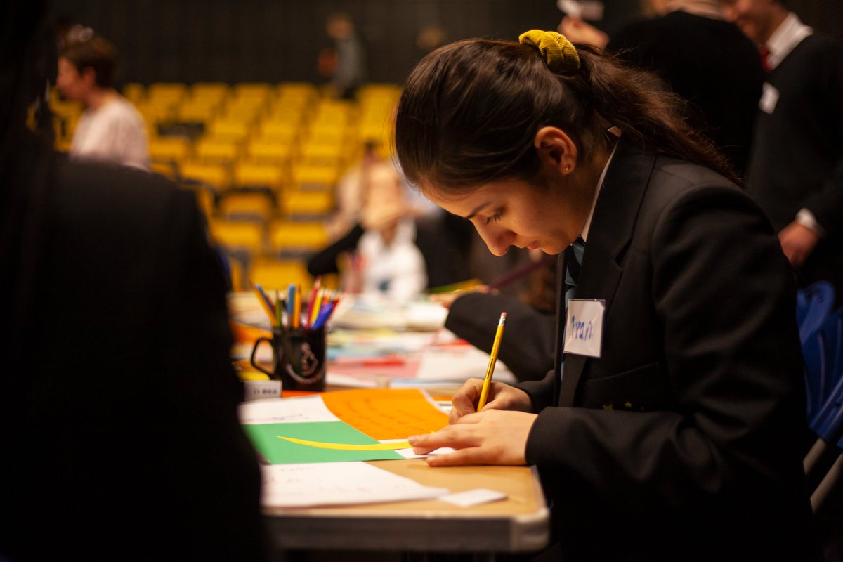 edbookfest's tweet photo. Could you be our Citizen Schools Writer in Residence? ✍️ 

Engage with local schools and young people in diverse ways to learn their stories, their ideas of place and home, and support them to share these as they choose.
Details: https://t.co/qpwhiogcch
Thanks to @PostcodeLottery https://t.co/XYedeaaPE7