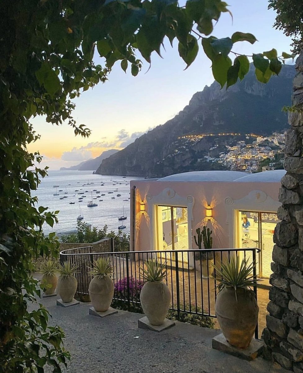 tmbIrpics's tweet photo. Dream in place in Positano, Italy 🇮🇹 https://t.co/kQ7IL5zOPB