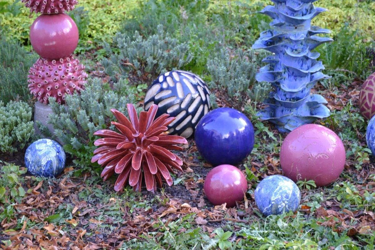 ToShowcase's tweet image. Kendra Valory Artist Influence 3 (Michelle Maher)