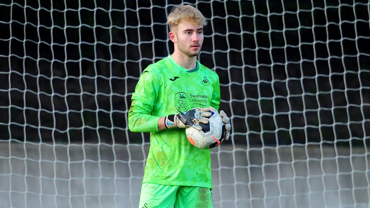 🗣️ “I’ve seen the darts tournaments at Fairwood on Instagram, so hopefully I can go there and show them how it’s done!”

When not between the sticks, #SwansU18s goalkeeper <a href="/tylerswans1/">Tyler Evans</a> can be found playing darts with his father at home in Llanelli 🎯

👉 bit.ly/3iuSahC