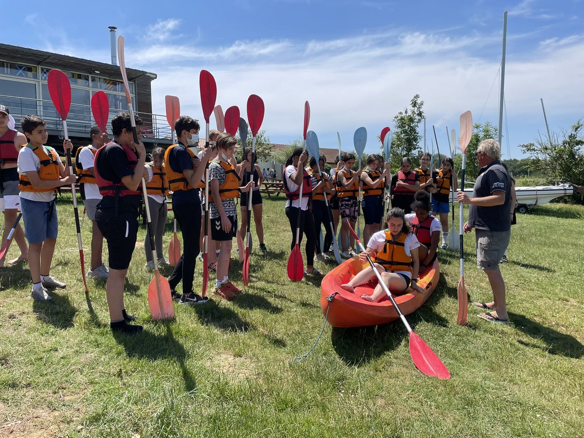 ClgRosaParks's tweet photo. [section sportive raid] sortie de fin d’année avec la promotion 2020-2021 et les futurs élèves de la section sportive. Une jolie moment de cohésion et de passage de témoin @ClgRosaParks @unss31 @EpsToulouse #capganguise #CO #BikeNRun #Runarchery #canoe https://t.co/6wYsXkFpGT