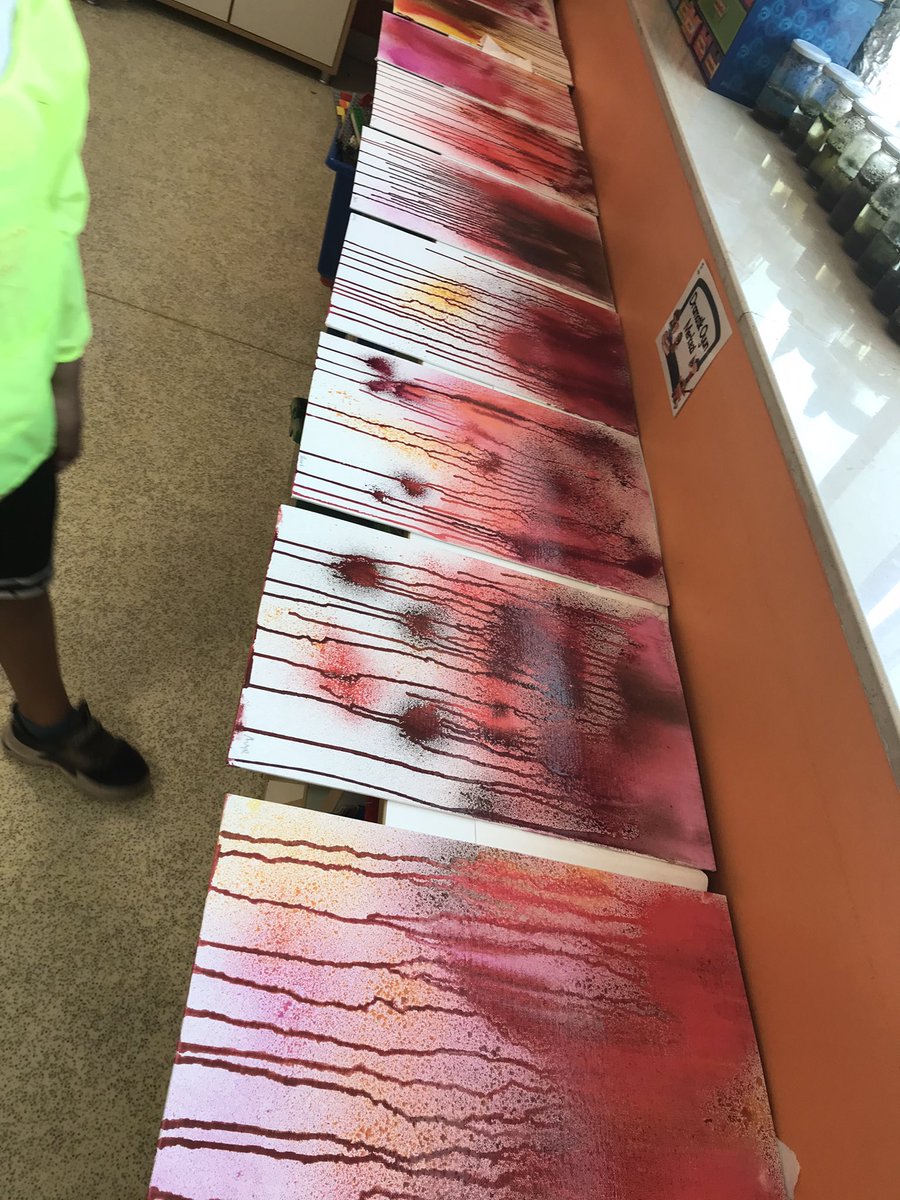 İtü Eta Vakfı Mavişehir2 Doğa Koleji Anaokulu öğrencilerimiz ile press tuvallerin üzerine püskürtme tekniğini uyguladık.Öğrencilerimiz ile dersimizde hem eğleniyor hem de dersimizin keyfini çıkarıyoruz.🎈🎨🌟<a href="/TufekVolkan/">Volkan TÜFEK</a> <a href="/KvancBarlas/">Kıvanç Barlas 🇹🇷</a> <a href="/EsraAkcanBastan/">Esra Akcan Baştan</a> <a href="/sevdavurhan/">sevda vurhan</a> <a href="/ozdemirsrd/">SERDAR ÖZDEMİR</a>