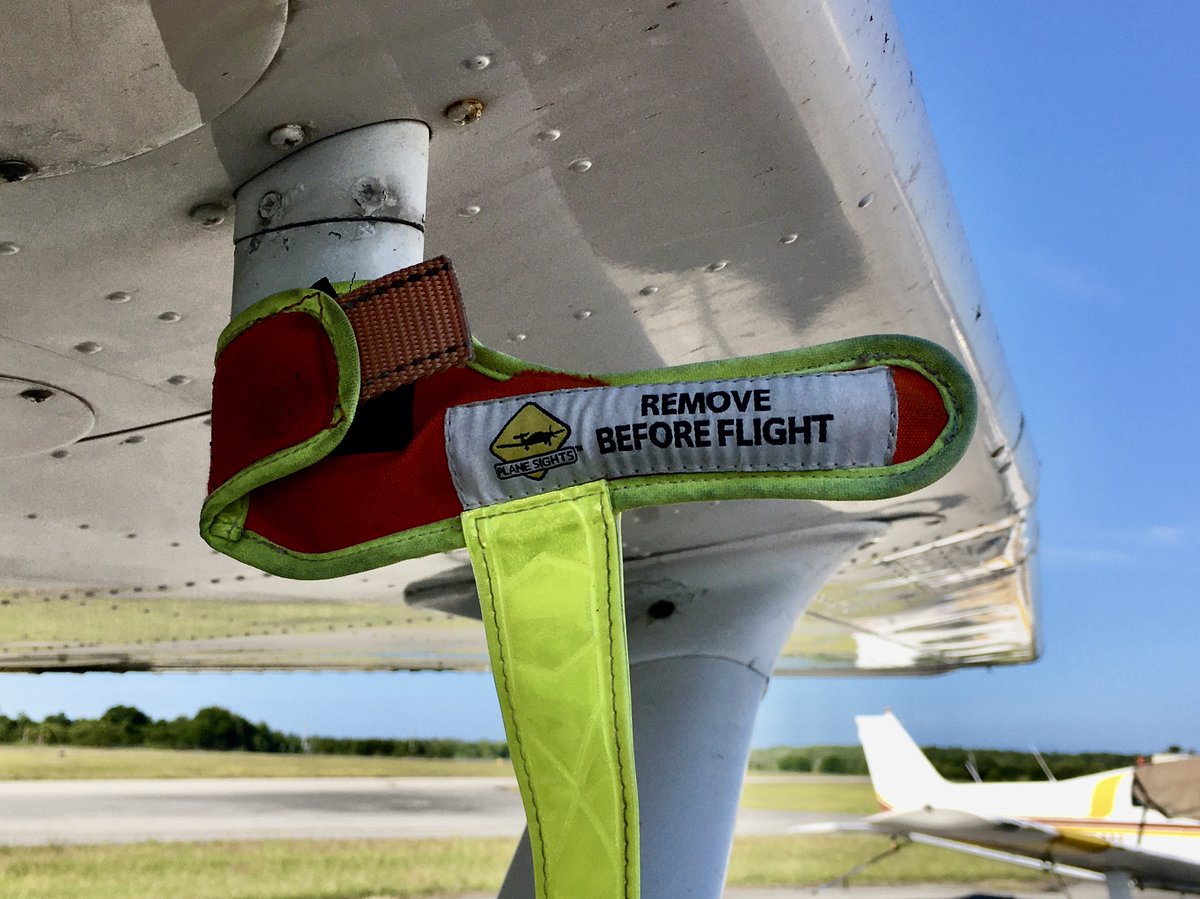 AerostarFltCrew's tweet photo. This is why we preflight. π
https://t.co/oRQ4tpM9Nh
#wingtipwednesday #cessna150 #Cessna172 #firstflightlesson https://t.co/cKjUaP4OXa