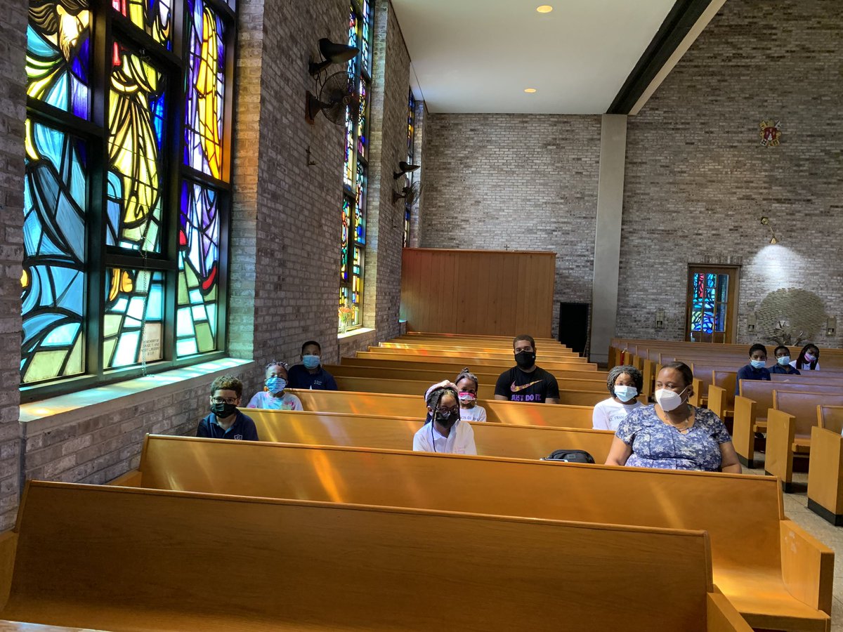 SFABronx's tweet photo. Getting ready for our @Grade8SFABX Graduation Mass! How good it feels to be back in church with our students! 🙌🏼🙏🏼👨🏻‍🎓🧑🏾‍🎓👩🏼‍🎓#blessed #Classof2021 @BXNEEBSchools @NE_BronxADNY @ArchNY_Schools @MichaelDeegan10 https://t.co/AJ4JCwfvK1