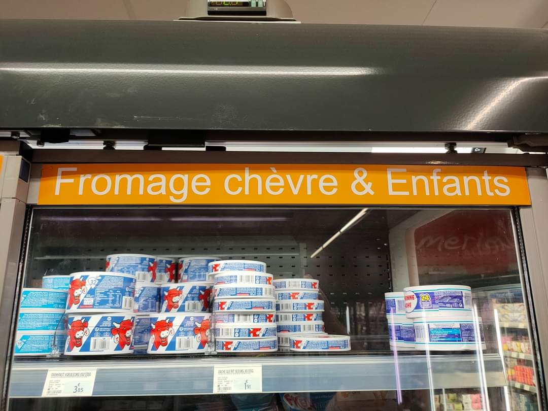 Des chèvres et des enfants dans le fromage? Mais que fait <a href="/ComplotsFaciles/">Complots Faciles</a> ?