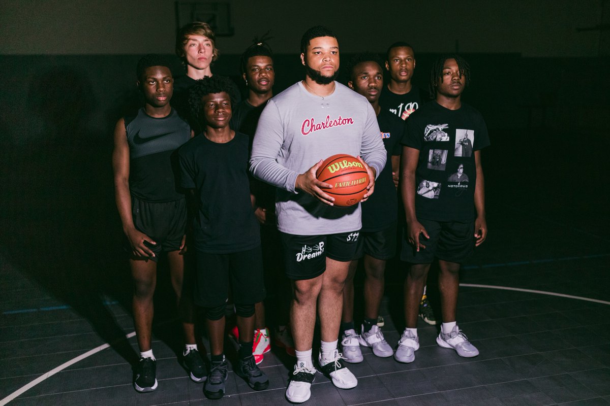 Dez Brown. tweet media