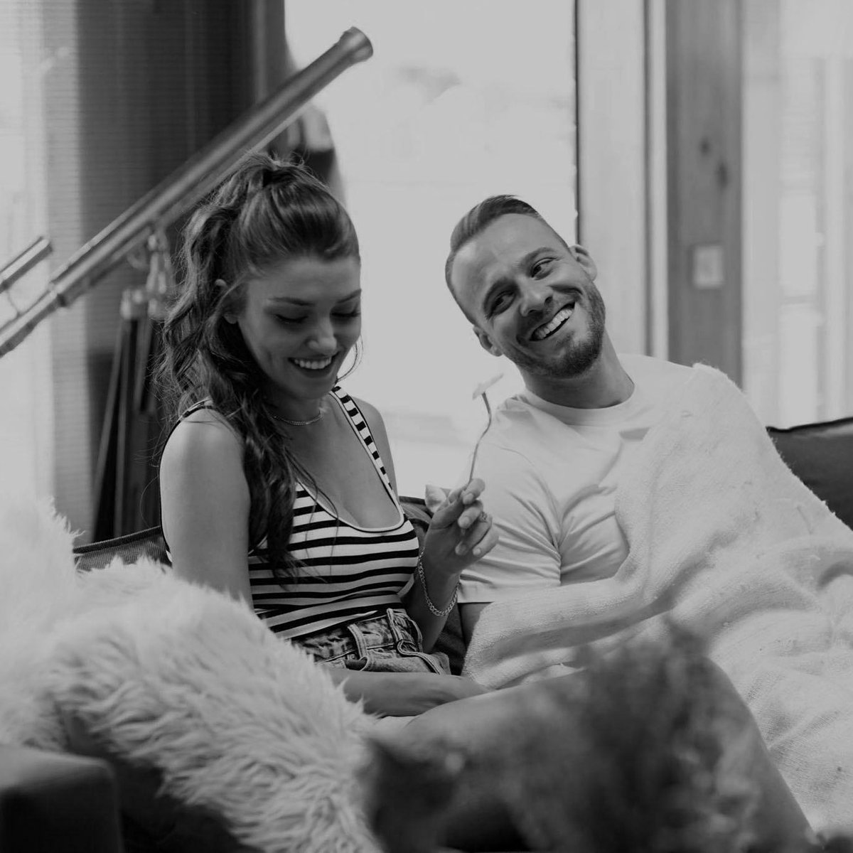 sencalkapimiypm's tweet photo. MY FAVOURITES 🥰😍✨
#yenidensçk #SenCalKapimi https://t.co/tmIOwcE2zu
