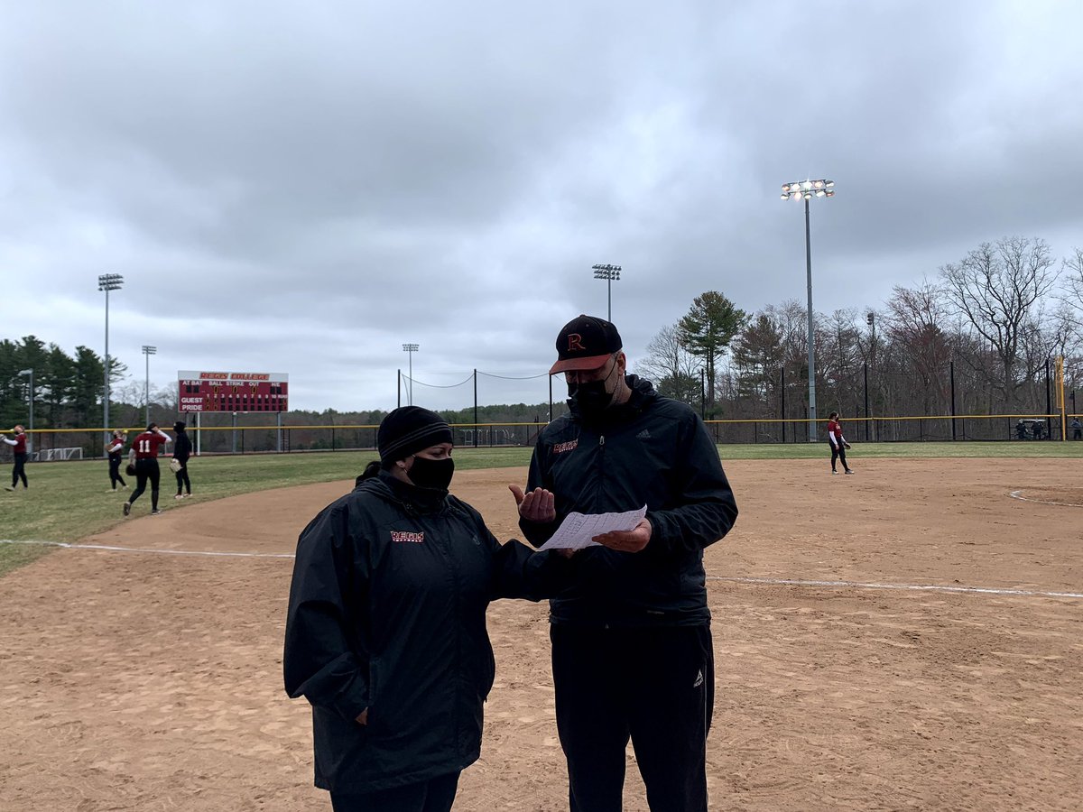 regis_softball's tweet photo. Happy Birthday to Coach Webber!🥎⚽️ 
#regispride 
@GoRegisPride https://t.co/kl461trt4L