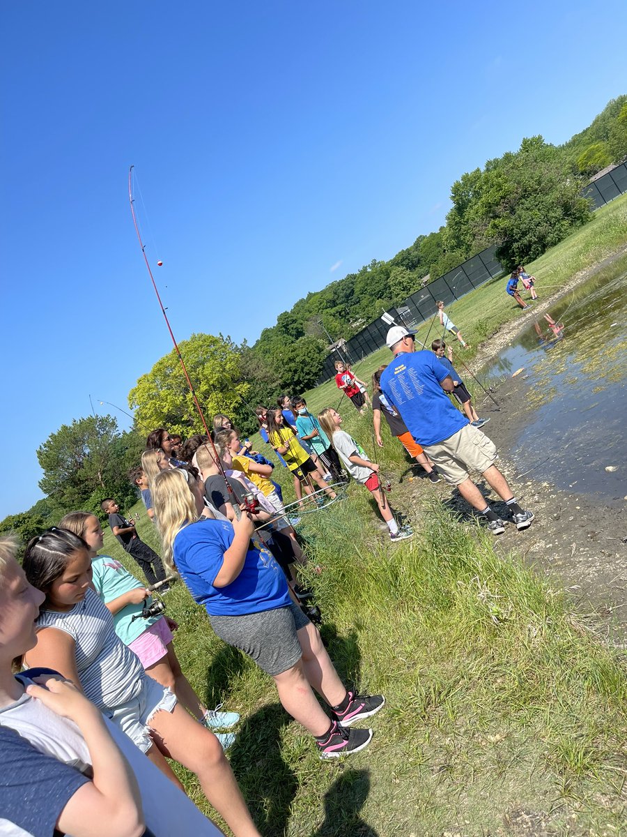 RBoario's tweet photo. Mr. Walz and Mrs. Kelly’s 4/5 ss fishing this am! 🎣 🐟 #braveteacher #bravestudents https://t.co/i9xh80CAGj