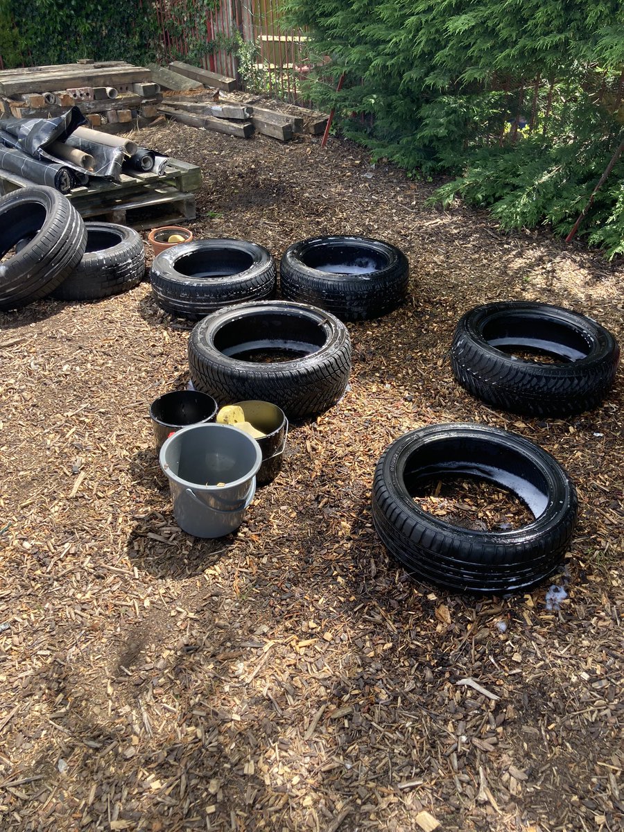 beyoutoblossom's tweet photo. Back in the Mindfulness Garden🧘♀️🪴We’ve been washing tyres today in preparation for a Transition project with @MrGuyYsgolEstyn Year 6, preparing the children for @CastellAlun! Watch this space…. it’s going to be fabulous 😉 #transitiontohighschool #mindfulnessgarden #ledbypupils https://t.co/ZoEt5rj4jO