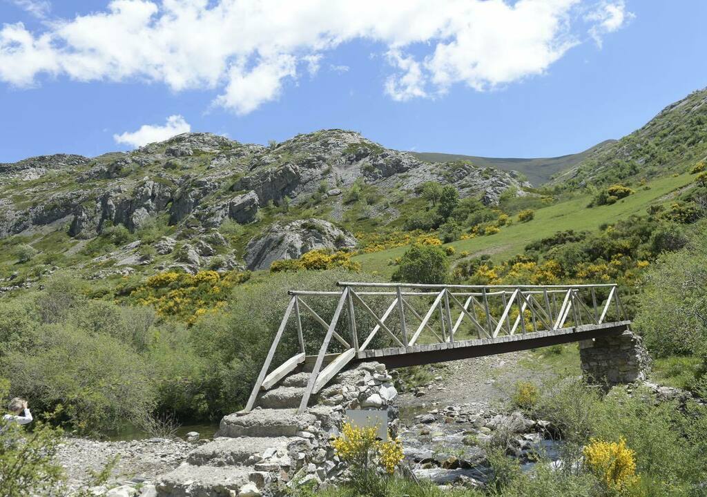 Montaña Palentina disfrutando del paisaje y el paseo #velilladelriocarrion #montañapalentina #paisaje #paisajesnaturales #fotografiadepaisaje  #landscapephotography #landscape