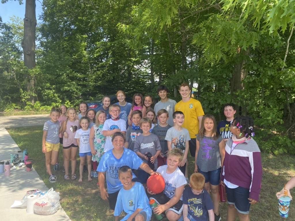 EckermanLeigh's tweet photo. A great day playing soccer with some of our favorite MS Soccer players💙⚓️⚽️ https://t.co/8udcYOiZ9J