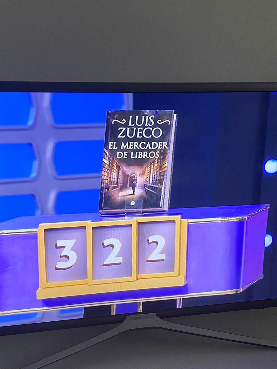 luiszueco's tweet photo. Mi novela “El Mercader de libros” hoy en el @preciojustotv de @telecincoes con el gran @CarlosSoberaTv Muchas gracias 👏👏👏 https://t.co/1yvBzaVHq5