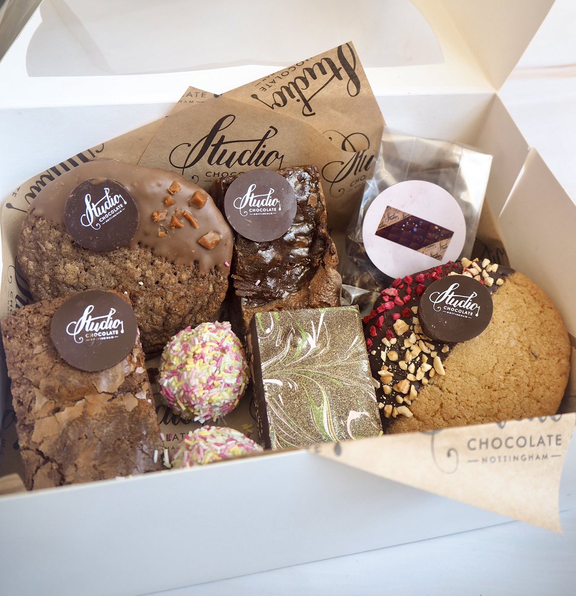 studiochoc's tweet photo. Order your Father’s Day Box on our website NOW! https://t.co/9iBvc85yK6