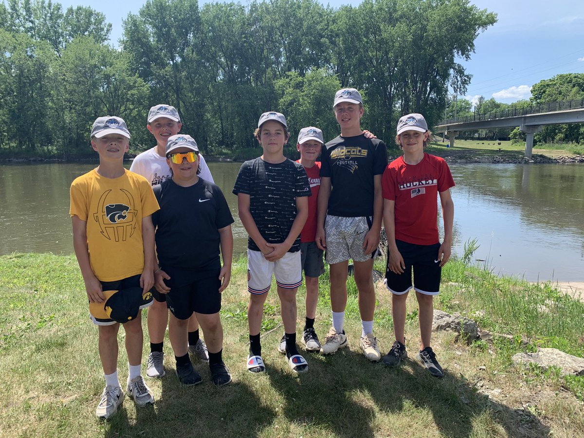 RAGBRAI_IOWA's tweet photo. Met the Janesville baseball team! #VirtuallyTheBest #RAGBRAI2021 https://t.co/yIEFACyeMW