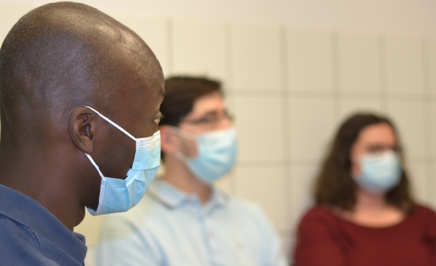 Nikal_ECGE's tweet photo. Formation des #DESMU 3ème année à l'@UnivPoitiers #ABSLab
Aujourd'hui, c'était situations cliniques complexes en #simulation haute-fidélité.
L'avenir de la médecine d'urgence se forme à @CHU_de_Poitiers #ChooseMU https://t.co/t2rIbouqXc