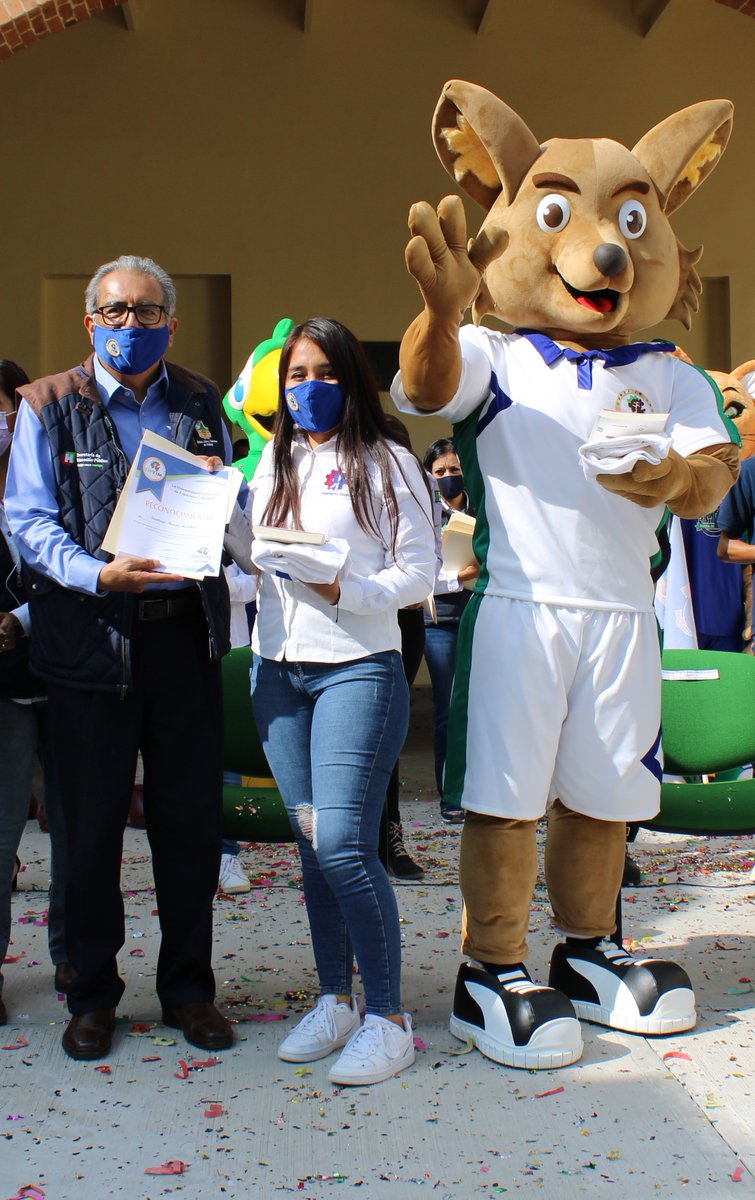 UPFIM_Oficial's tweet photo. Agradecemos la presencia de nuestro secretario @atilanorp, nuestro susbsecretario @Juan_Ramro y Jesús López, @EnlaceSEPHgo, en la presentación de nuestra mascota y entrega de reconocimientos a estudiantes con los mejores promedios.
#CoyotesUPFIM
#FuerzaUPFIM https://t.co/9OVSDBQ63y