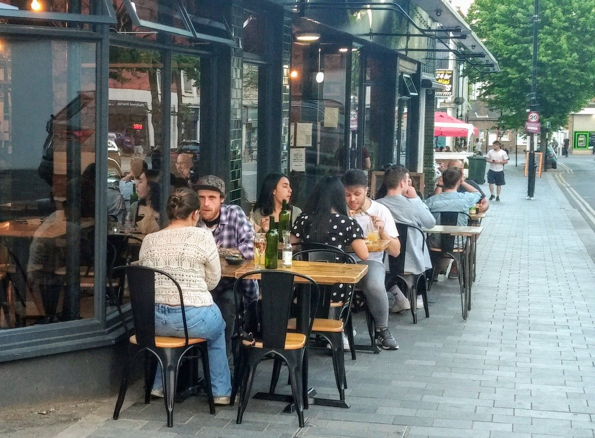 Beautiful weather again today!  Nice to see bistros and restaurants busy all day!! 😎 #welovesouthnorwood 
#norwood #london #se25