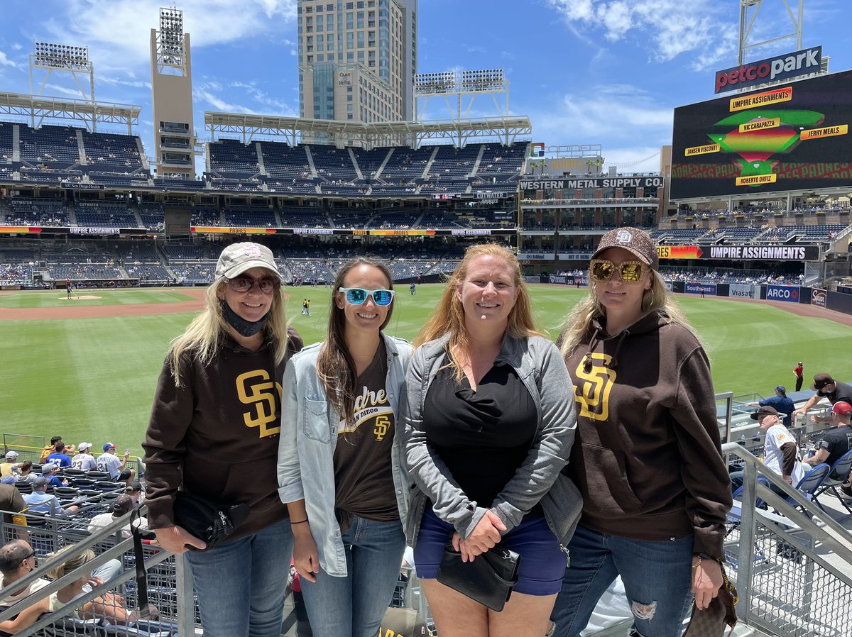 merschtina's tweet photo. Go Padres! #HungryForMore https://t.co/h50iJhKDBr
