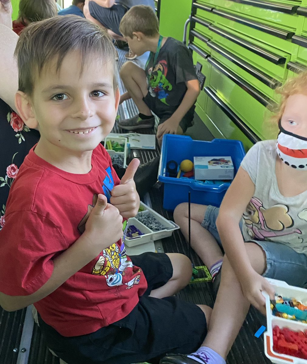 McpsSteam's tweet photo. @EMETweets We loved sharing the STEAM Machine with your students today! We think you might have some future engineers and software developers on your hands! @LEGO_Education @Ozobot @MarionCountyK12 https://t.co/uezgkpTN34