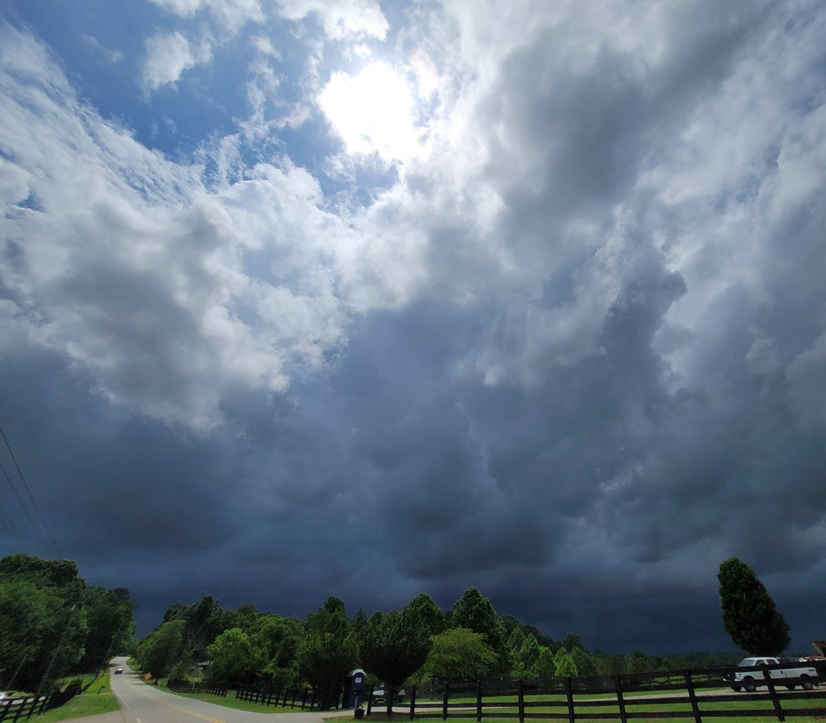 hurricanechicka's tweet photo. #gawx
#nwsatlanta
#cherokeecountyairport https://t.co/Igl1HE90ak