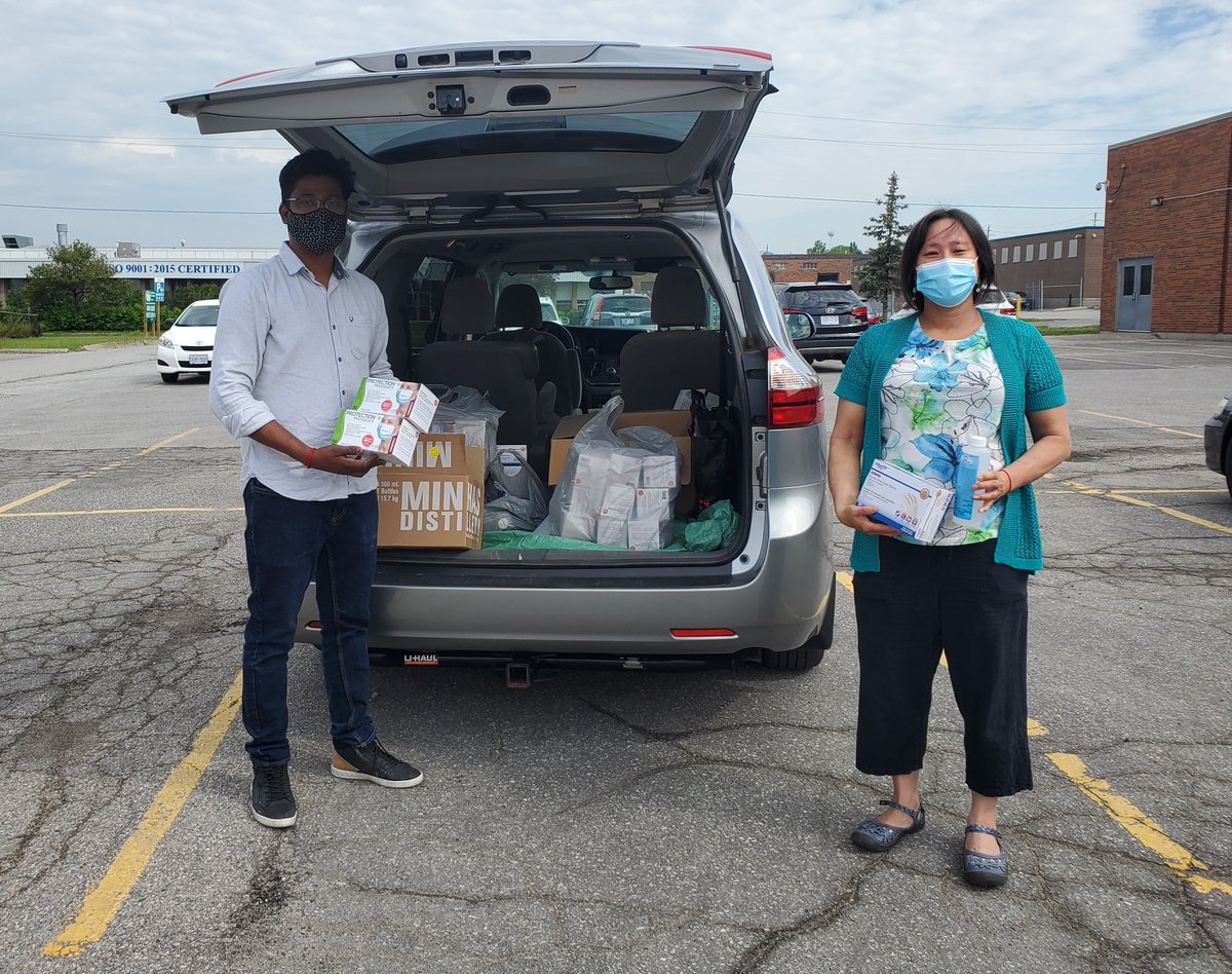 VDFVertical's tweet photo. Check out Mahla and Senthil from our VDF Vertical team helping out the community. We teamed up with MP Jean Yip to donate gloves, masks, hand sanitizers and wipes to help our frontline workers at Vitamenssana.  #vdfvertical #Vita #IAMVITA #vaccine #protection #safety #stayhealthy https://t.co/wtqIbbjQC8