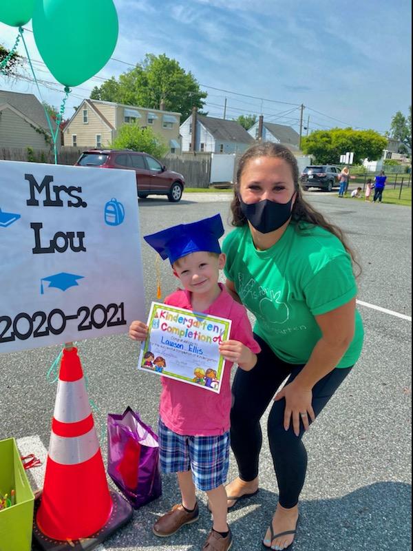 MrsLousClass's tweet photo. Cannot believe how much my little Kinderstars have grown!! They are ready for 1st grade! #yaybaltz #kinderstars https://t.co/mk9Q4n7UmJ