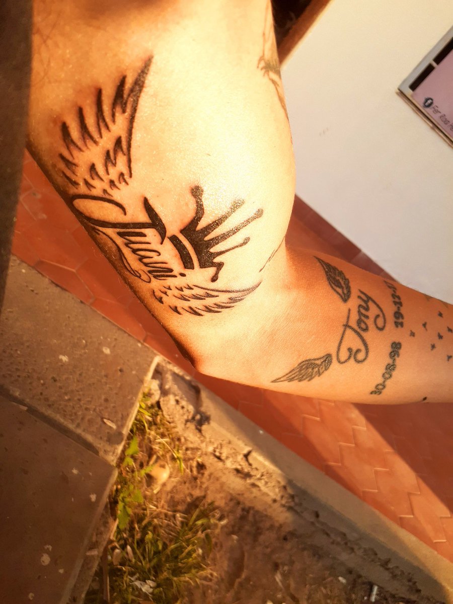 JoaVera4's tweet photo. Siempre pero siempre hnito... no pares nunca de volar hnito que diosito ahora tiene alg en quien confiar diosito ahora tiene un amigo de verdad... te amo hnito descansa en paz ❤❤❤ https://t.co/5DqONamPMc