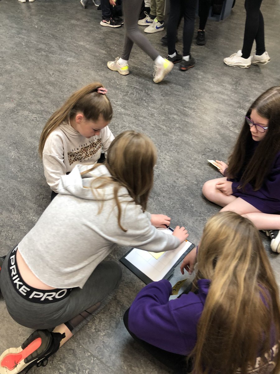 Darnley_Primary's tweet photo. P7 had a fabulous time today. Thank you to @HillparkMaths for a brilliant session. @HillparkSec #teamworkmakesthedreamwork https://t.co/DPfAs20gFk