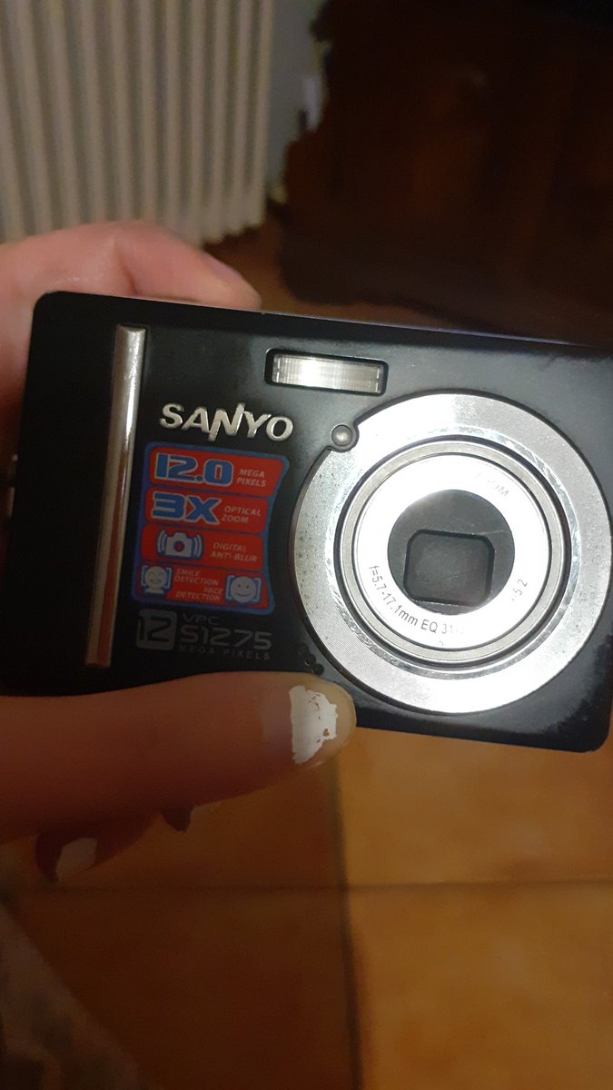 Saralpfamily's tweet photo. Camera before the phone 📷 memories 🤍 #camera #oldthing https://t.co/QNuylvdKWo