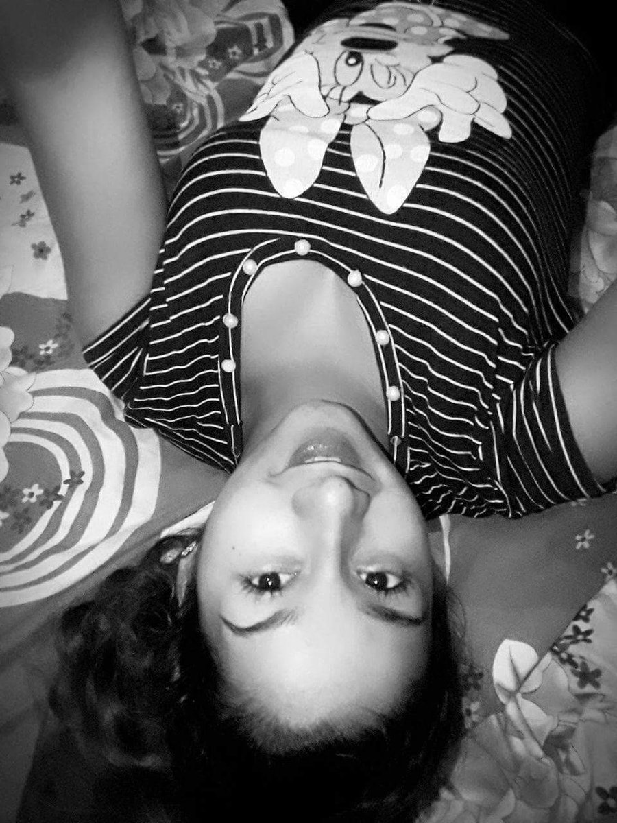 karo141martinez's tweet photo. Los golpes de la vida siempre enseñan algo 👌
#ReynadeReynas 💝💋 https://t.co/bHUlhr9Jh4