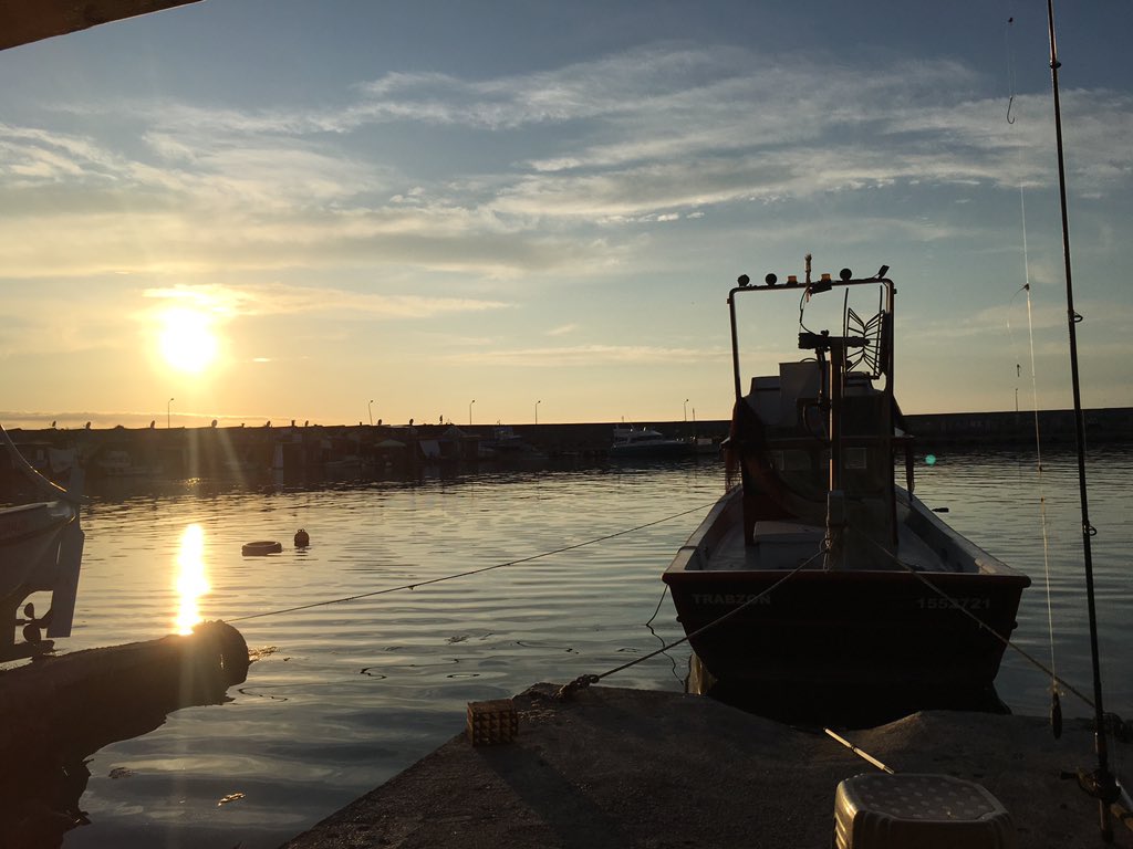 Güneşin alevden saçları aşınca karşıki tepeden .....