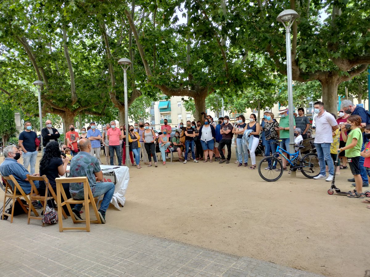 EAntiracista's tweet photo. Roda de premsa massiva a #Salt contra la segregació escolar i la repressió. No callarem! @ViladeSalt menys multes i més treballar per eradicar aquesta forma de #racisme que és la segregació. https://t.co/hzhhP5flk4