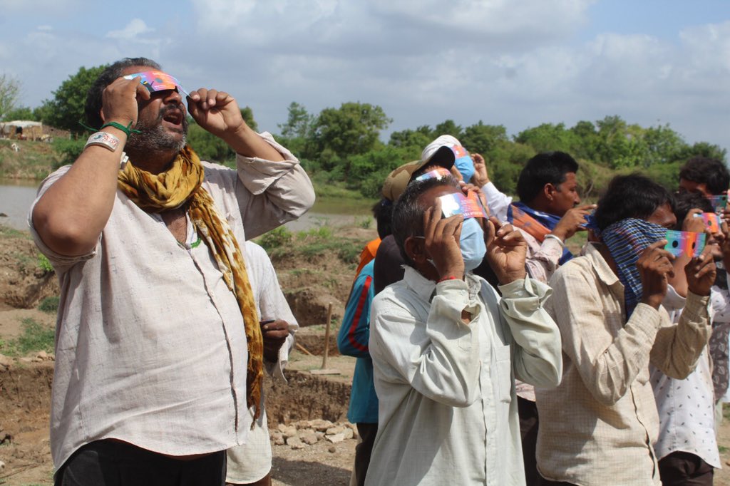 DirectorNilesh's tweet photo. Memorable Moments! #Enthusiasm among the people to see the #SolarSystem; through #SafeSolarViewer(Gifted By @InfoGujcost ) District Community Science Centre,Children’s Museum & Bal Bhavan, AMRELI
(Gujcost.DST.Govt.Of Gujarat) @narottamsahoo https://t.co/JYwsjK1iec