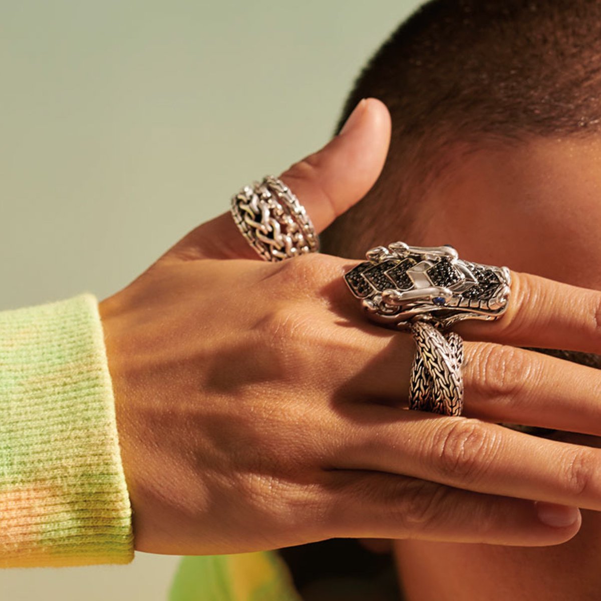 Let your hands do the talking. Shop bold statement bands and figurative rings: bit.ly/3pBZfOW #ClassicChain #womensrings #mensrings #LegendsNaga