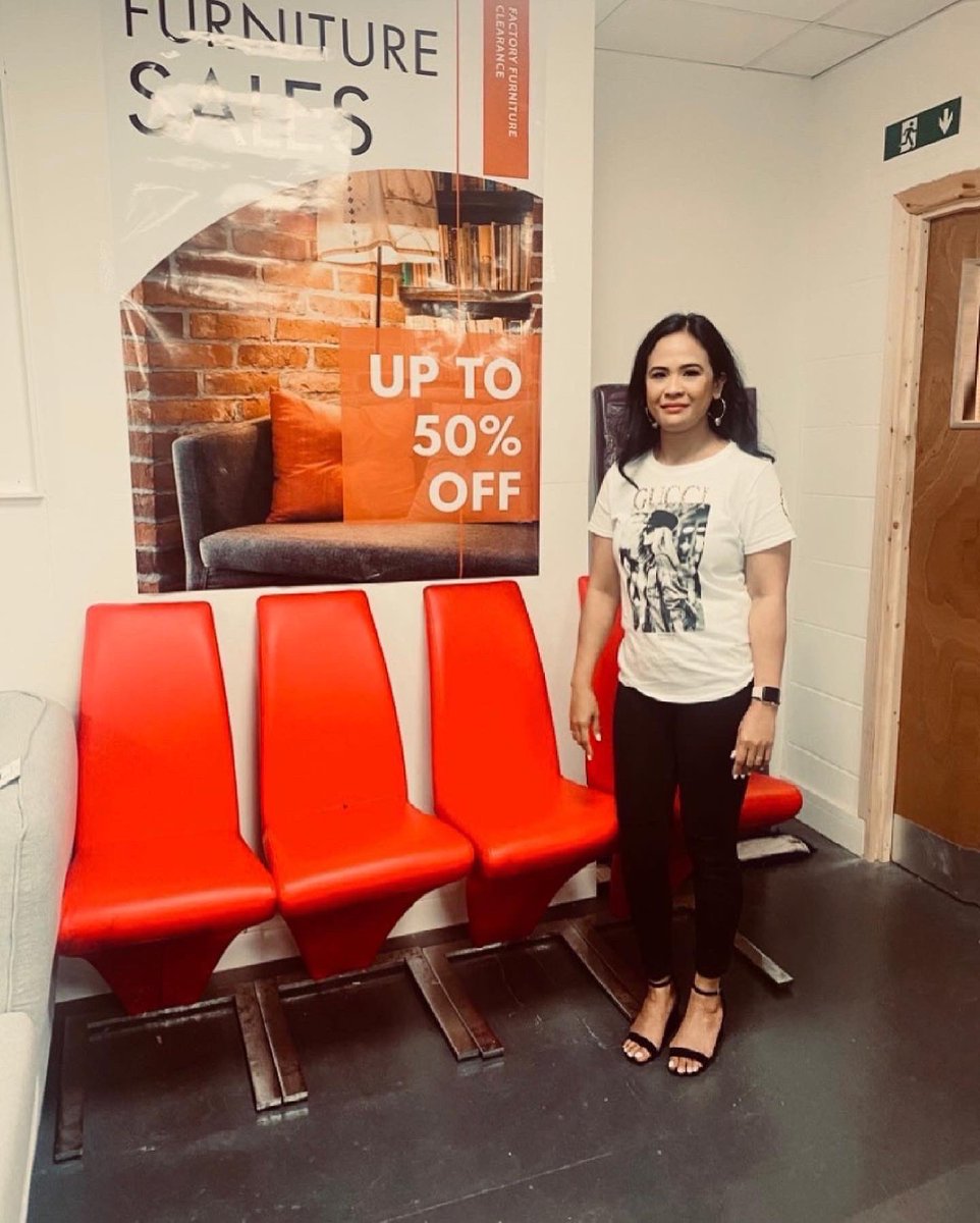 donabel1977's tweet photo. Welcome to my office cubicle. Today is a busy day at work, with listings on EBay, Amazon, and designing #salesmarketingmanager 😁❤️💋 https://t.co/5w8zcDhJHb