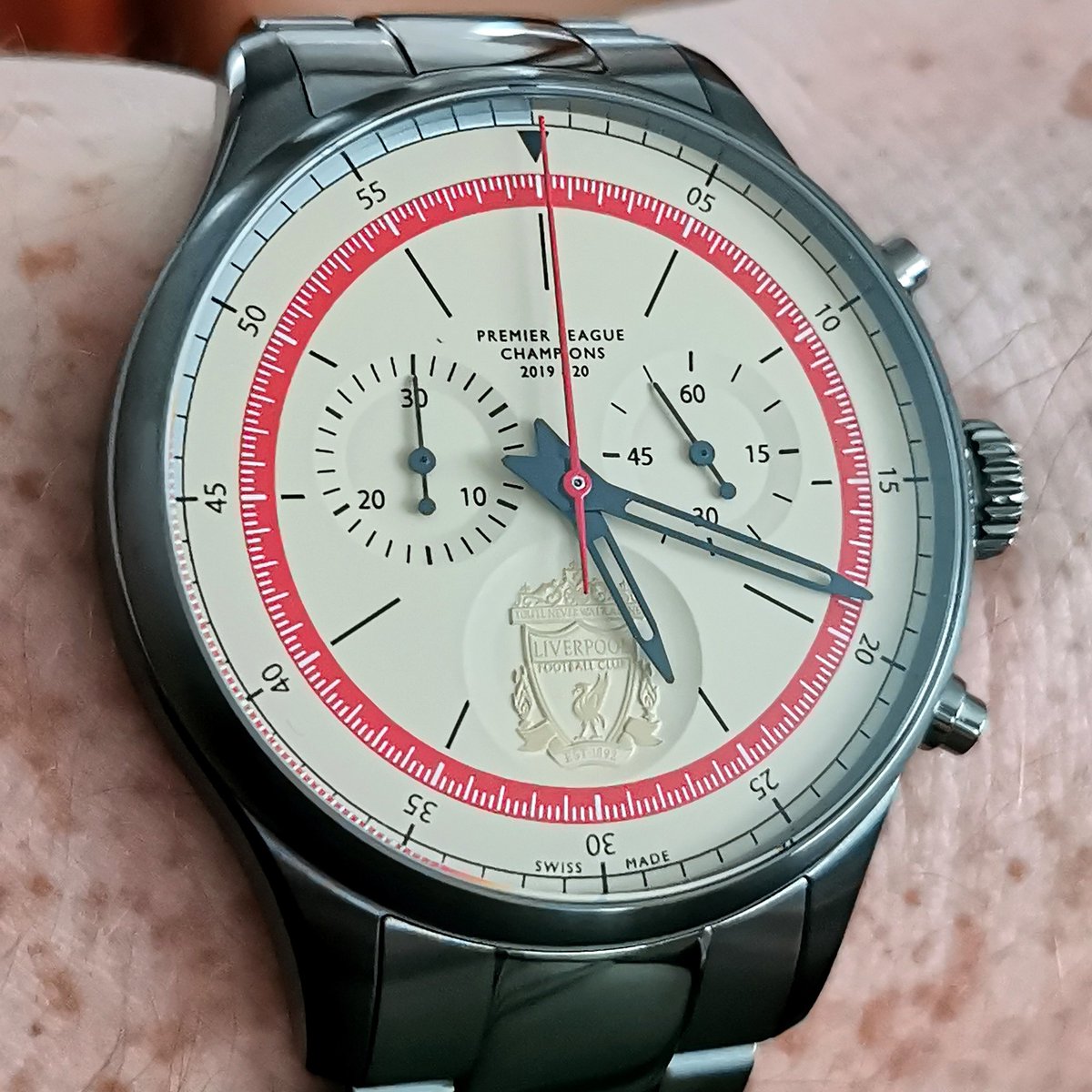 WatchJunKy's tweet photo. The stunning Tri-08 Premier League Champions Edition I absolutely love this watch 😍 @tribuswatches
#watchjunky #tribuswatches #lfc #horology #liverpoolfc #lfcwatch #watchesofinstagram #watchfanatic #watches #wristcheck #wristwatches #wristwatchcheck #watchphotography #watch https://t.co/IiFcwLQpmA