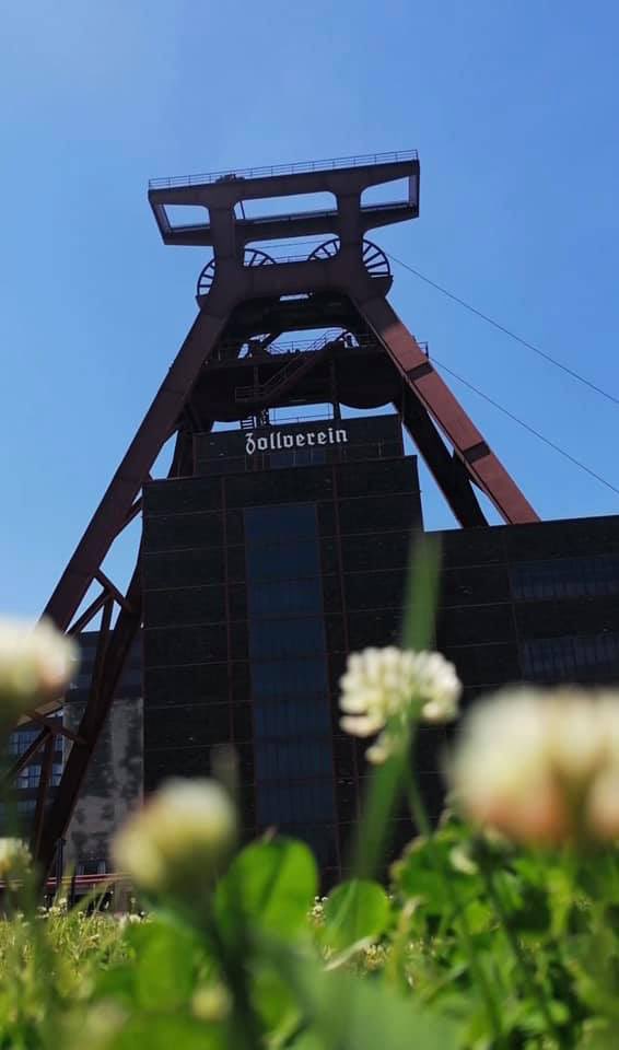 Das Steigerlied und die Trinkhallenkultur im Ruhrgebiet wurden als immaterielles Kulturgut ausgezeichnet! Wir gratulieren allen Büdchen, allen alten Kumpeln und dem ganzen Revier. Glück auf!