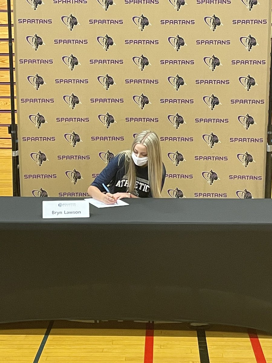 Sumnerhighgolf's tweet photo. More than proud of these two amazing lady golfers continuing their golfing careers in college! Bryn Lawson onto Bellevue College and Abigail Smith onto Carroll College! Nice work Ladies! https://t.co/x3VftZRixc