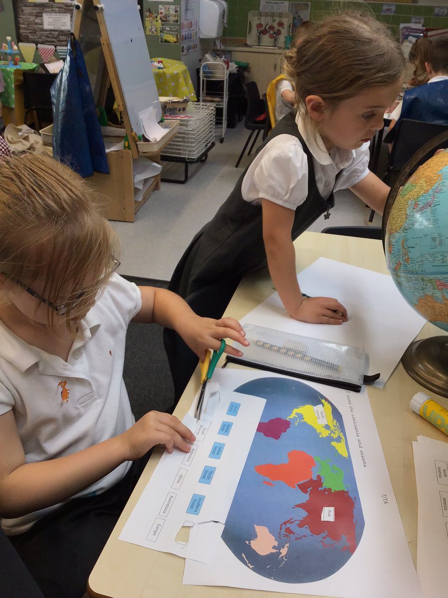 class2dps's tweet image. We launched our Geography topic of Continents and Oceans this afternoon and we’re fascinated with our wonderful world #fantasticquestions #thirstforknowledge #DPS_geography @DartonPrimary
