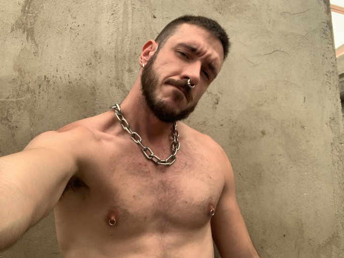 No me da la vida pa una foto de perfil digna https://t.co/D3M7atC5jc
