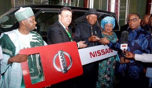 renoomokri's tweet photo. I congratulate the Buhari administration for the made-in-Nigeria mobile phone.

But let this be a quick reminder that this photo shows the made-in-Nigeria product we were celebrating seven years ago, in 2014.

#KeepitOn #TableShaker #BuhariTormentor #Malami #MalamiComeAndArrestMe https://t.co/ONXtVlaoKS