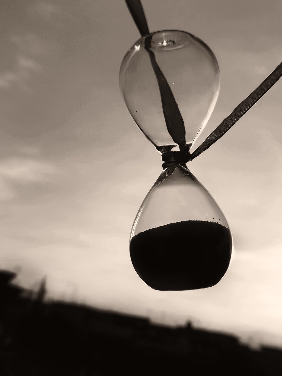 PaperWallofc's tweet photo. Lo scatto vincitore del PhotographyContest#15 è di Tachibana!
https://t.co/uhgTIQWsR6

#time #aboutime #photography #PhotographyIsArt #photographycontest #minimalism https://t.co/PaWm96JjFg
